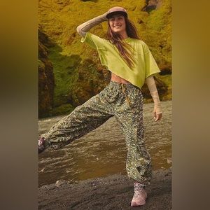 Movement Zephyr Printed Pants-M-Olive Combo NWOT